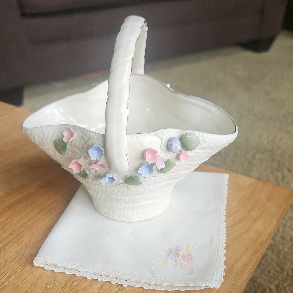 Lefton's Ceramic Basket with Floral Design Embroidered Napkin